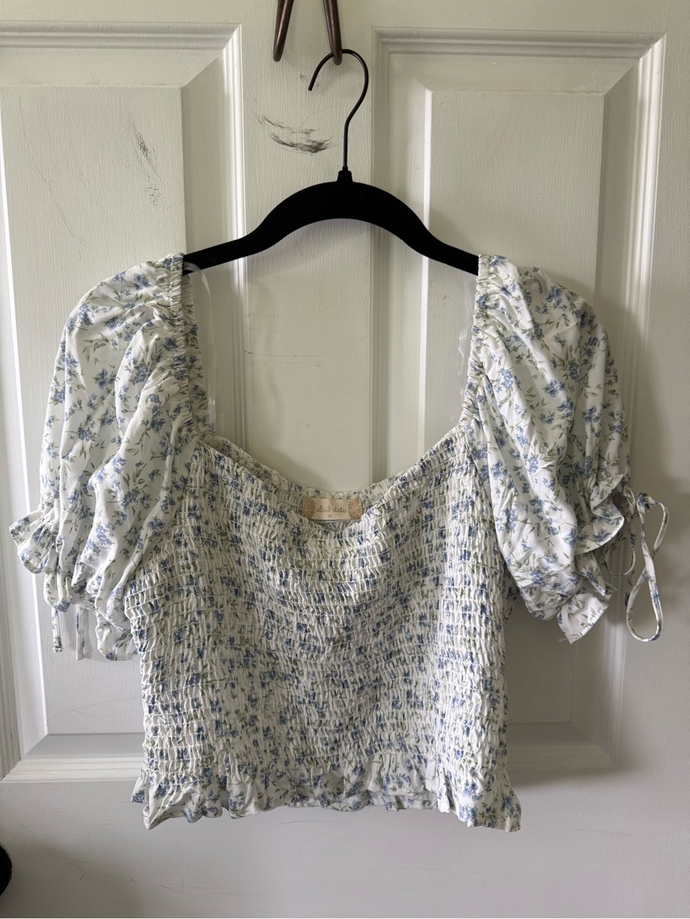 Altar'd State White Floral Smocked Puff Sleeve Crop Top